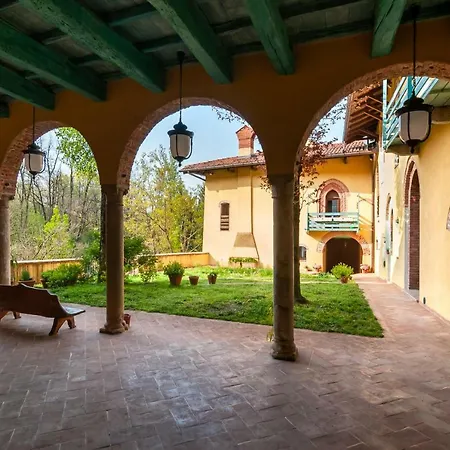 בית נופש Castello Di Montonate
